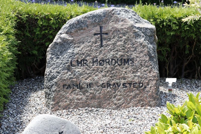 Chr. Hoerdum's familiegravsted.JPG